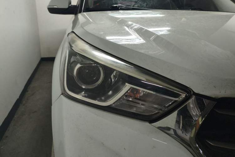 Used Hyundai ix25 2017 1.6L Automatic Smart Version Right Front Headlight