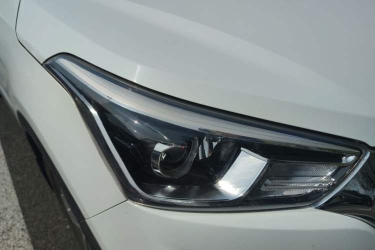 Used Hyundai ix25 2017 1.6L Automatic Smart Version Right Front Headlight