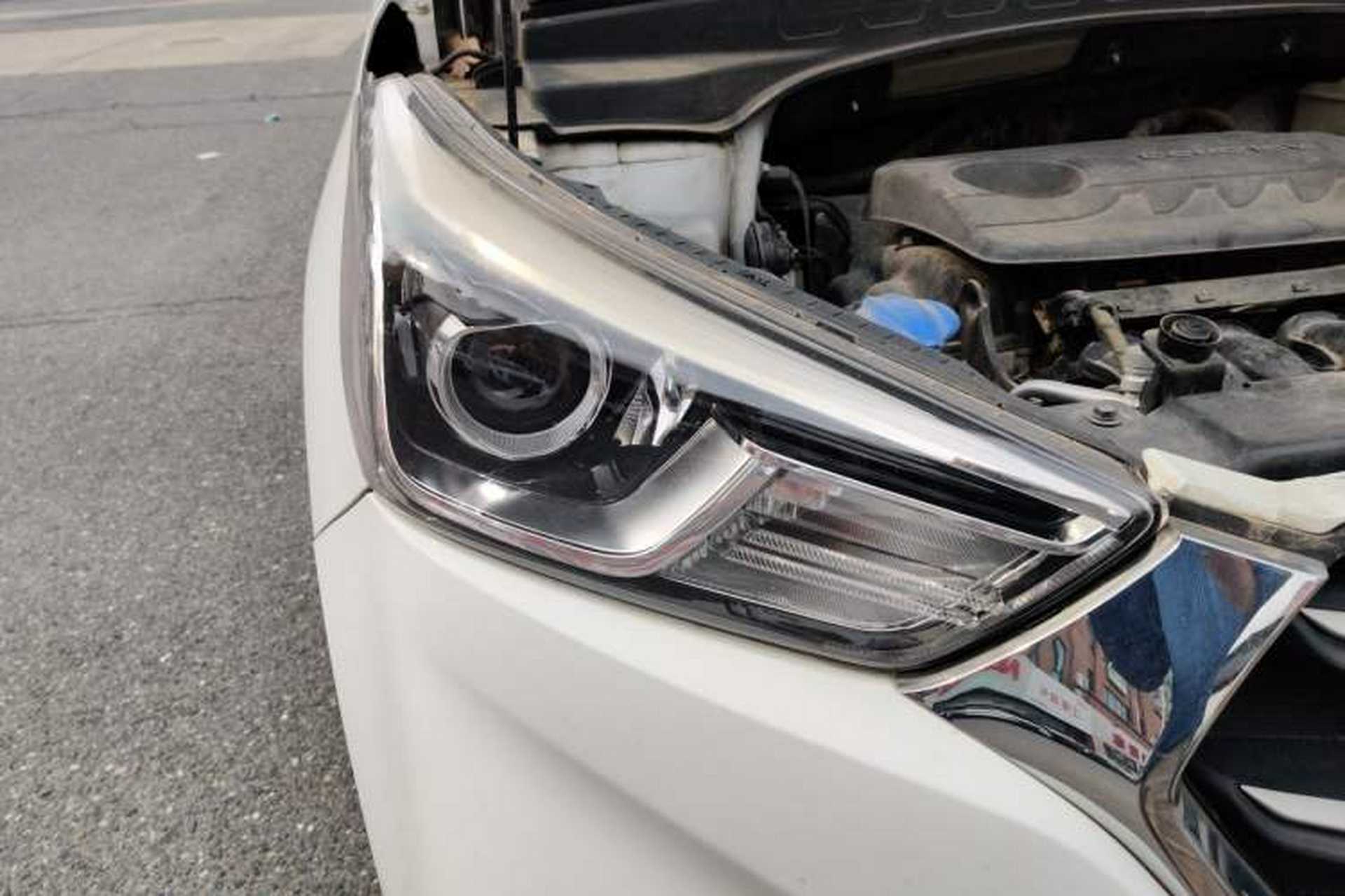 Used Hyundai ix25 2017 1.6L Automatic Smart Version Right Front Headlight