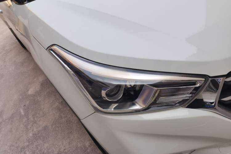 Used Hyundai ix25 2017 1.6L Automatic Smart Version Right Front Headlight
