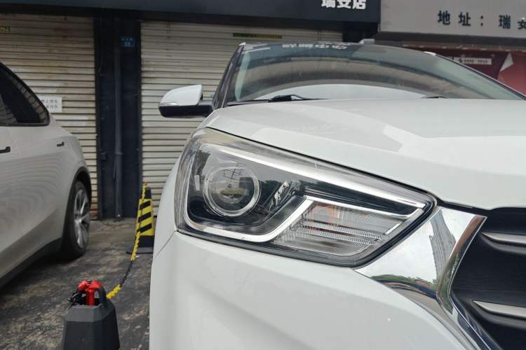 Used Hyundai ix25 2017 1.6L Automatic Smart Version Right Front Headlight