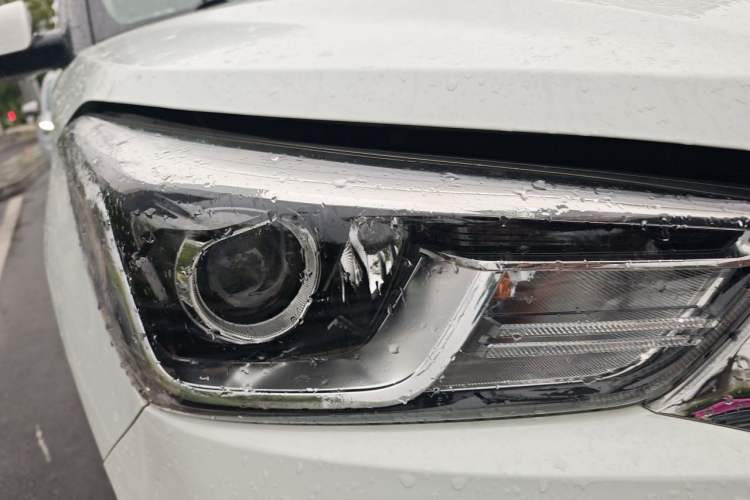 Used Hyundai ix25 2017 1.6L Automatic Smart Version Right Front Headlight