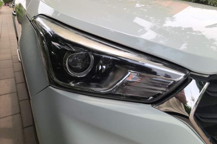 Used Hyundai ix25 2017 1.6L Automatic Smart Version Right Front Headlight