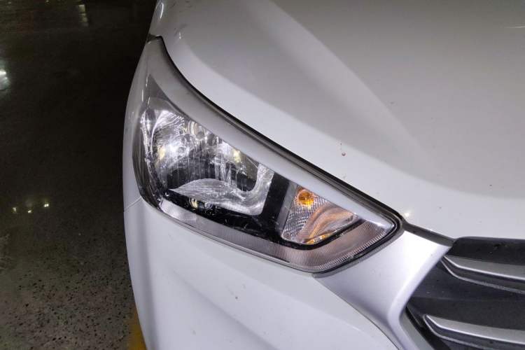 Used Hyundai ix25 2017 1.6L Manual Fashion Model Right Front Headlight