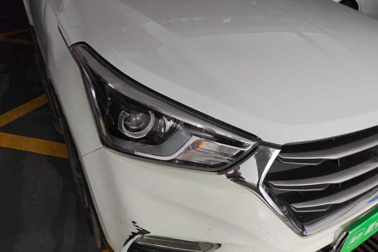 Used Hyundai ix25 2017 1.6L Automatic Smart Version Right Front Headlight