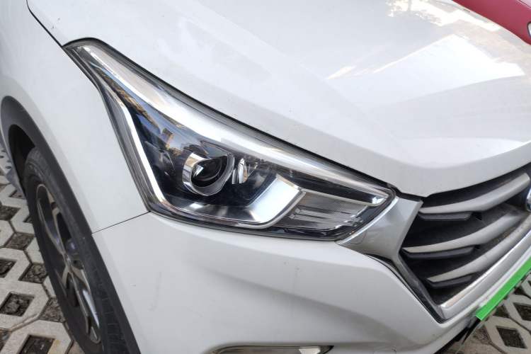 Used Hyundai ix25 2017 1.6L Automatic Smart Version Right Front Headlight