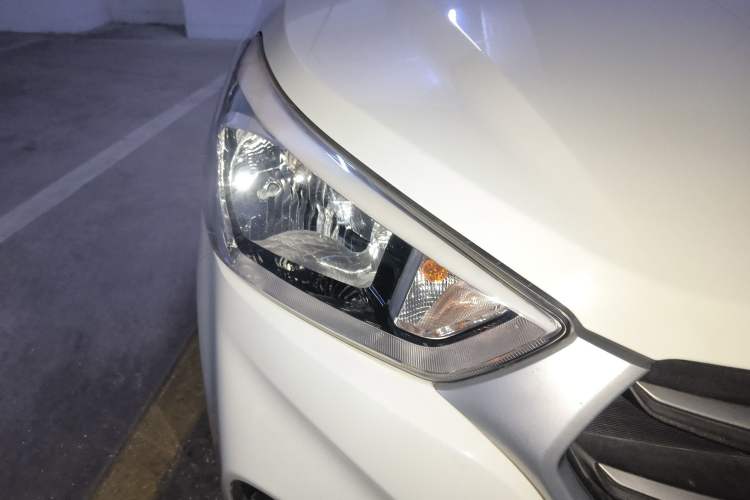 Used Hyundai ix25 2017 1.6L Manual Fashion Model Right Front Headlight