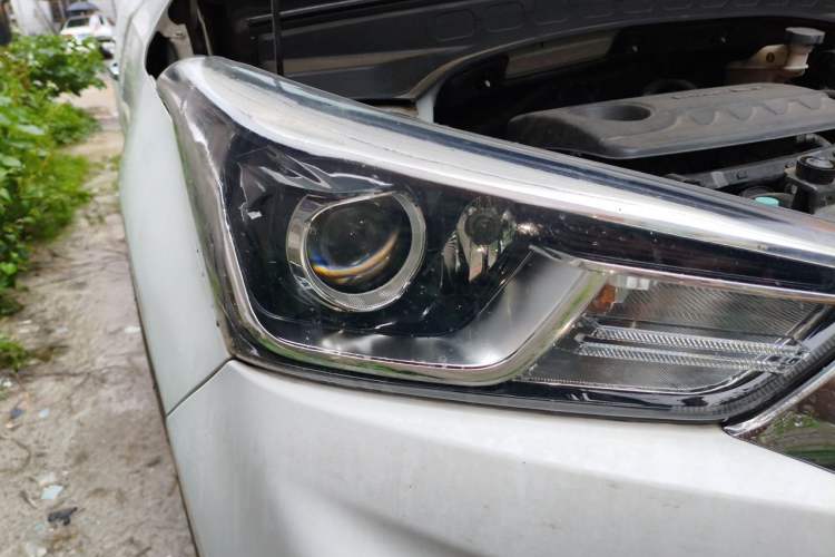 Used Hyundai ix25 2017 1.6L Automatic Smart Version Right Front Headlight