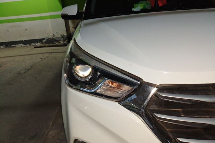 Used Hyundai ix25 2017 1.6L Automatic Smart Version Right Front Headlight