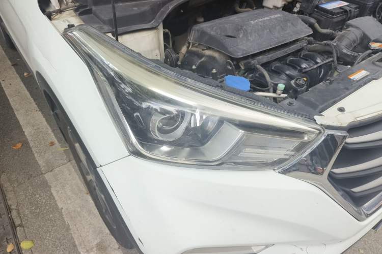 Used Hyundai ix25 2017 1.6L Automatic Smart Version Right Front Headlight