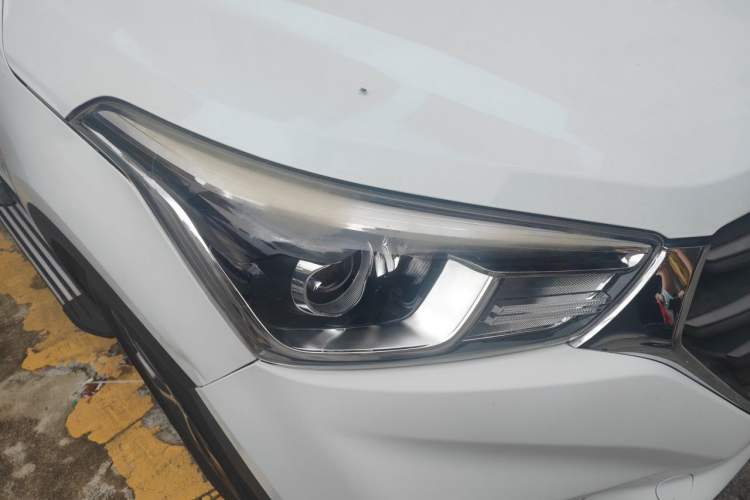 Used Hyundai ix25 2017 1.6L Automatic Smart Version Right Front Headlight