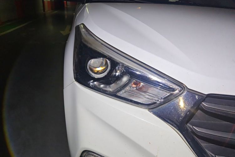 Used Hyundai ix25 2017 1.6L Automatic Smart Version Right Front Headlight