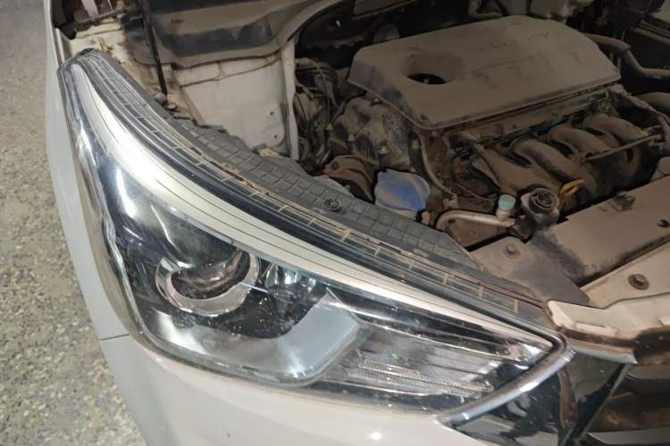 Used Hyundai ix25 2017 1.6L Automatic Smart Version Right Front Headlight