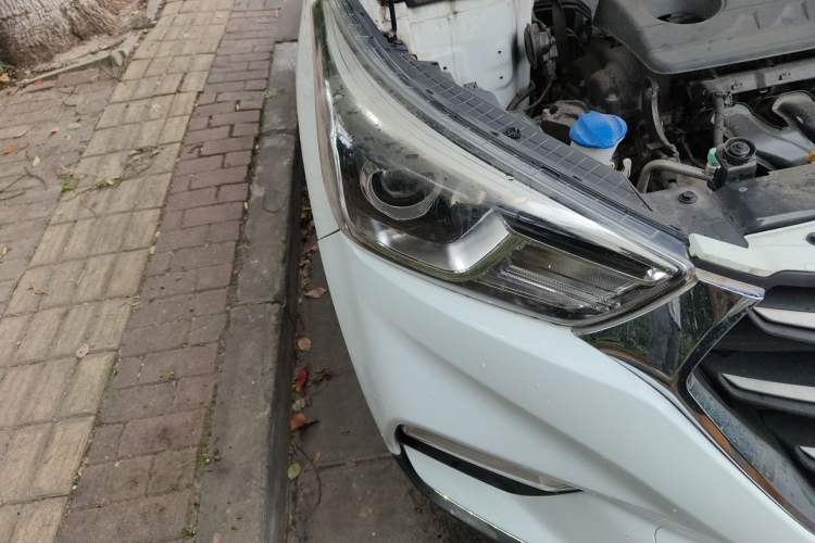 Used Hyundai ix25 2017 1.6L Automatic Smart Version Right Front Headlight