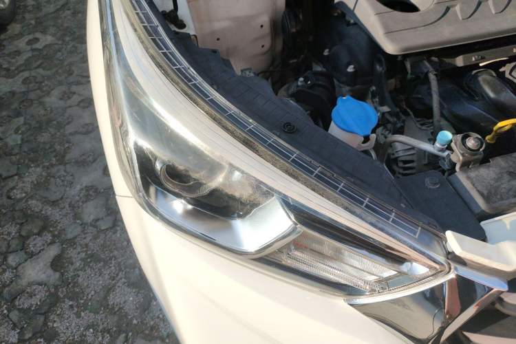 Used Hyundai ix25 2017 1.6L Automatic Smart Version Right Front Headlight