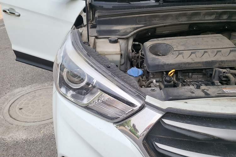 Used Hyundai ix25 2017 1.4T Automatic Smart Version Right Front Headlight