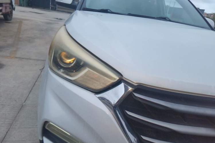Used Hyundai ix25 2017 1.6L Automatic Smart Version Right Front Headlight