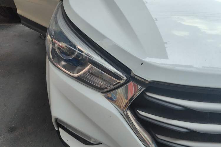 Used Hyundai ix25 2017 1.6L Automatic Smart Version Right Front Headlight