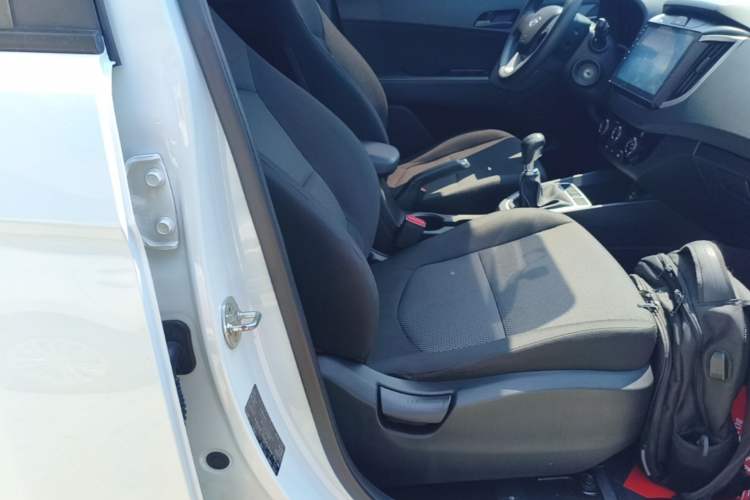 Used Hyundai ix25 2017 1.6L Manual Fashion Model Right Front Seat