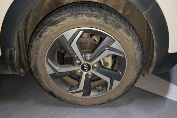 Used Hyundai ix25 2017 1.6L Automatic Smart Version Right Front Wheel Hub