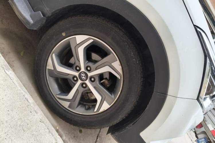 Used Hyundai ix25 2017 1.6L Automatic Smart Version Right Front Wheel Hub