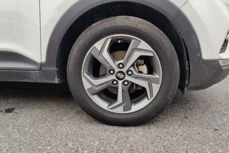 Used Hyundai ix25 2017 1.6L Automatic Smart Version Right Front Wheel Hub
