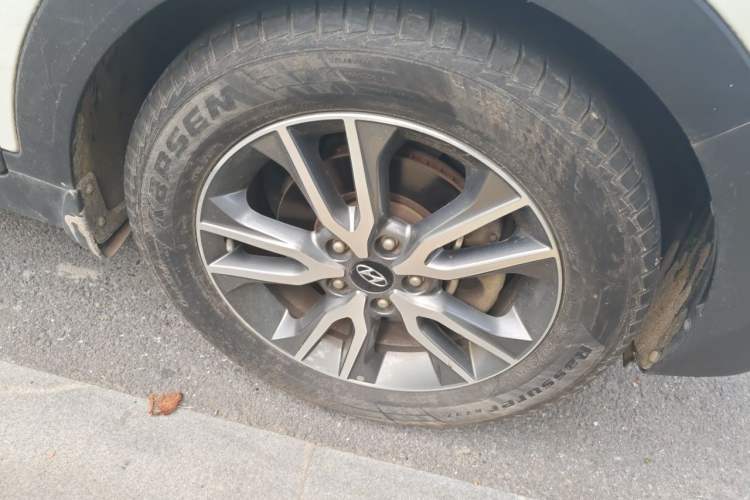 Used Hyundai ix25 2017 1.4T Automatic Smart Version Right Front Wheel Hub