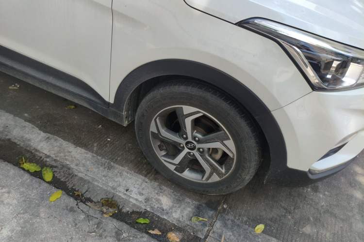 Used Hyundai ix25 2017 1.6L Automatic Smart Version Right Front Wheel Hub