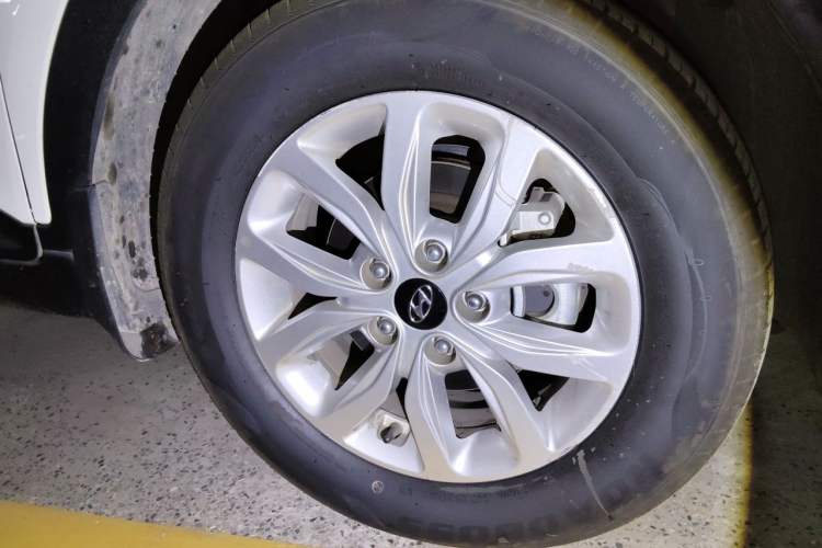 Used Hyundai ix25 2017 1.6L Manual Fashion Model Right Front Wheel Hub