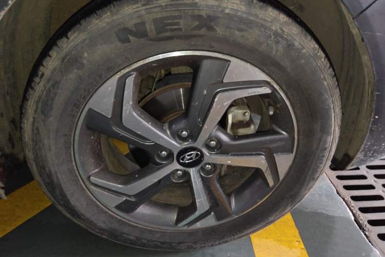 Used Hyundai ix25 2017 1.6L Automatic Smart Version Right Front Wheel Hub