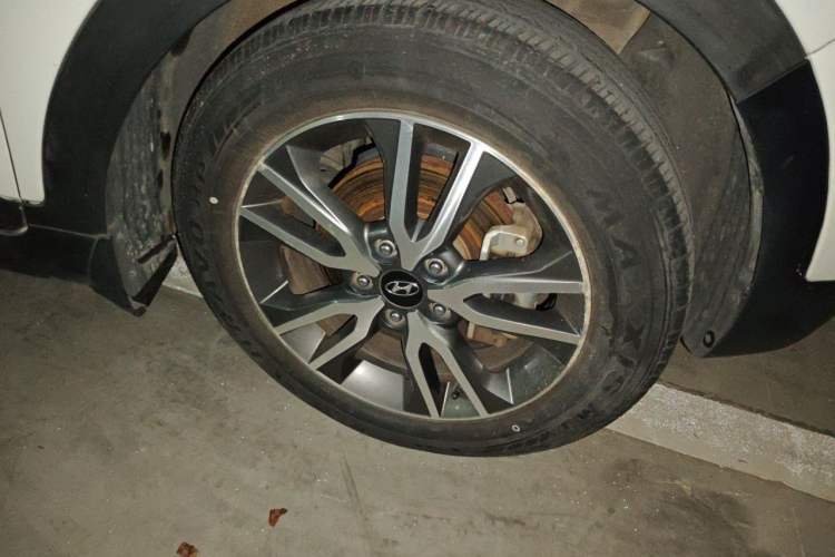 Used Hyundai ix25 2017 1.4T Automatic Smart Version Right Front Wheel Hub