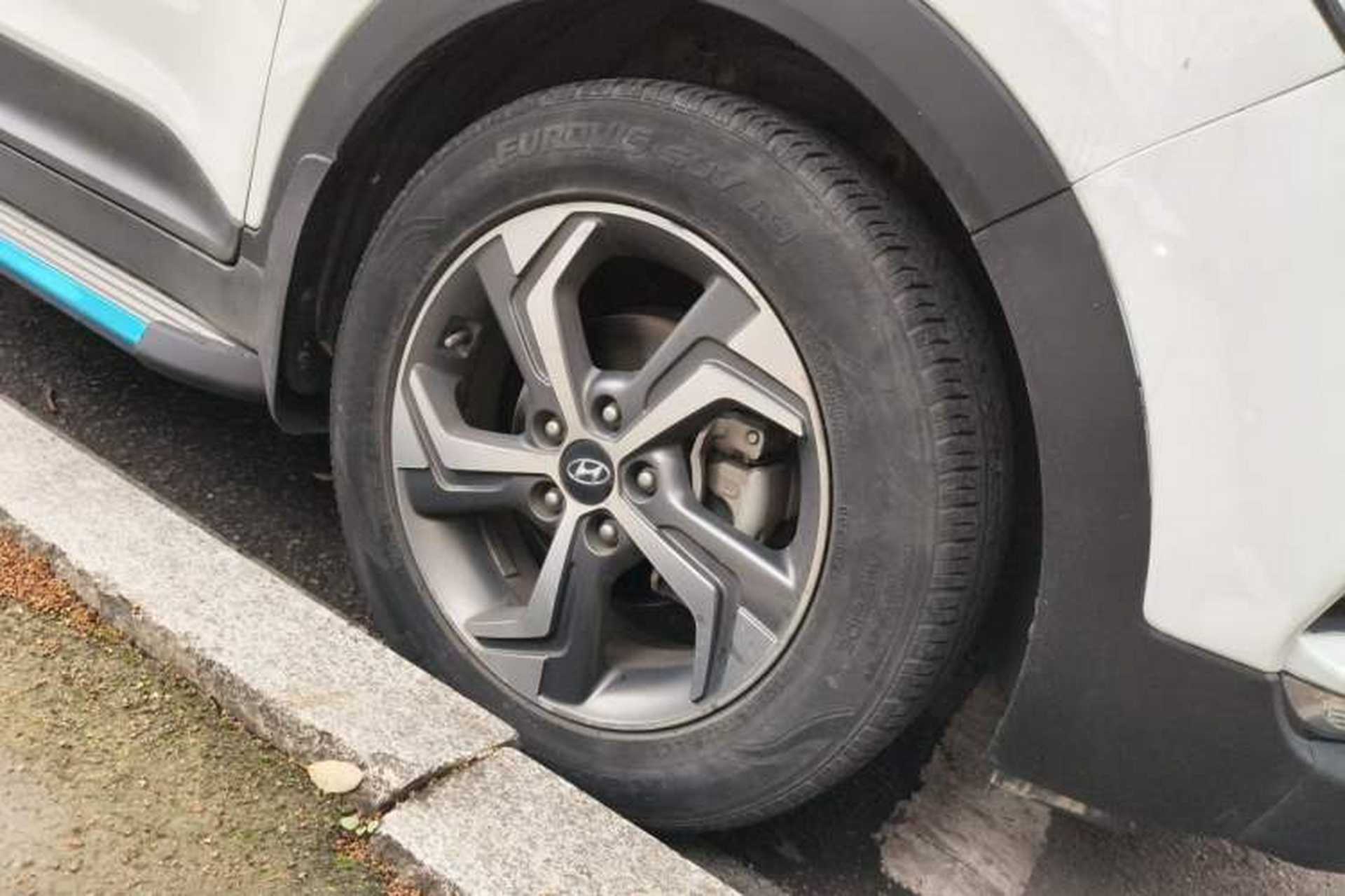 Used Hyundai ix25 2017 1.6L Automatic Smart Version Right Front Wheel Hub