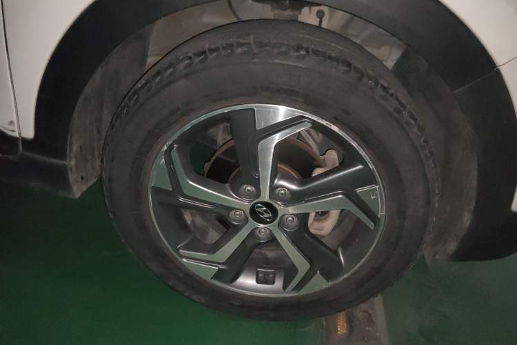 Used Hyundai ix25 2017 1.6L Automatic Smart Version Right Front Wheel Hub