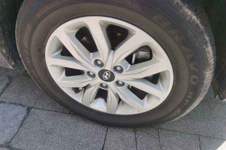 Used Hyundai ix25 2017 1.6L Manual Fashion Model Right Front Wheel Hub