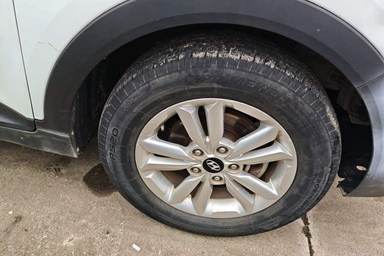 Used Hyundai ix25 2017 1.6L Manual Fashion Model Right Front Wheel Hub