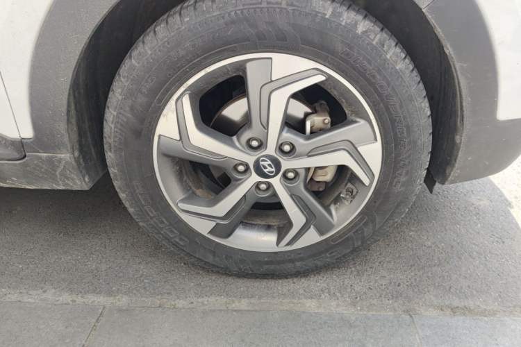 Used Hyundai ix25 2017 1.6L Automatic Smart Version Right Front Wheel Hub
