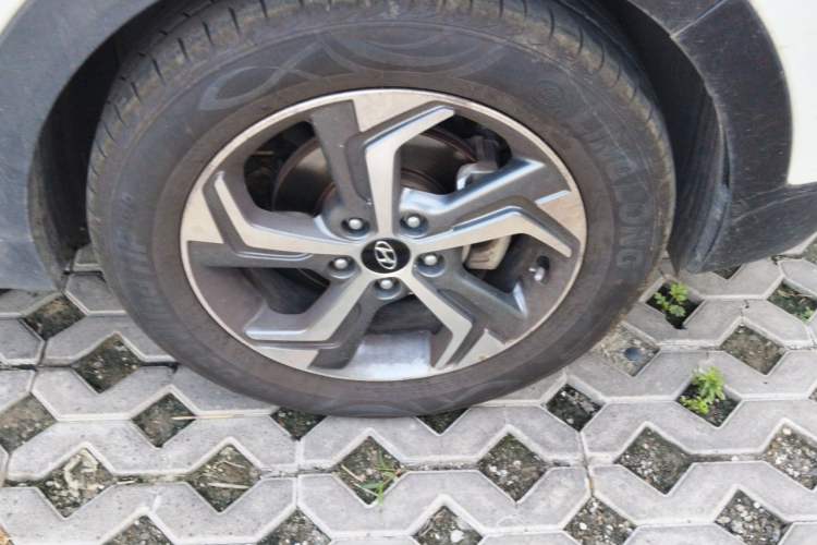 Used Hyundai ix25 2017 1.6L Automatic Smart Version Right Front Wheel Hub