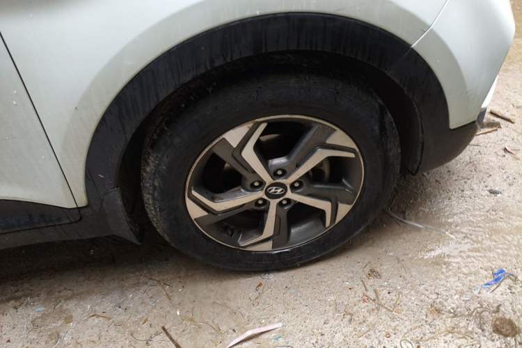 Used Hyundai ix25 2017 1.6L Automatic Smart Version Right Front Wheel Hub