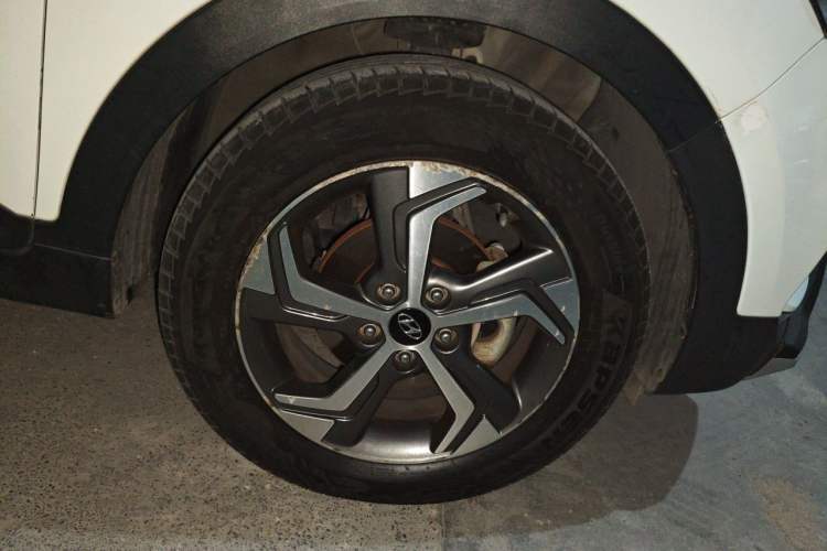 Used Hyundai ix25 2017 1.6L Automatic Smart Version Right Front Wheel Hub