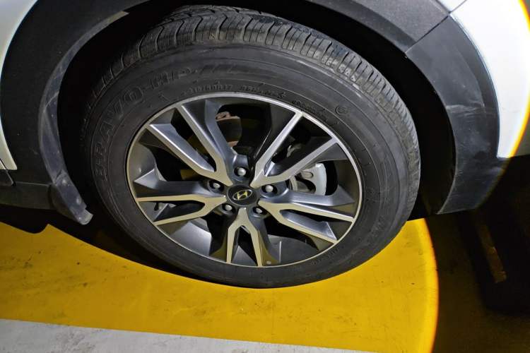 Used Hyundai ix25 2017 1.4T Automatic Smart Version Right Front Wheel Hub