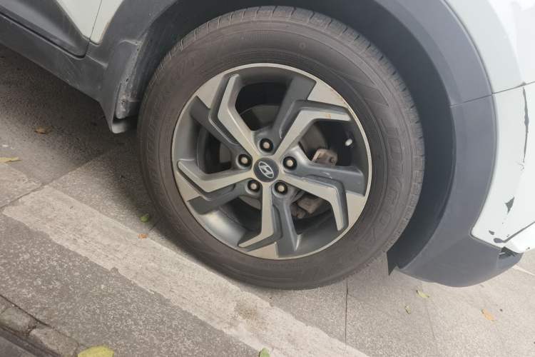 Used Hyundai ix25 2017 1.6L Automatic Smart Version Right Front Wheel Hub