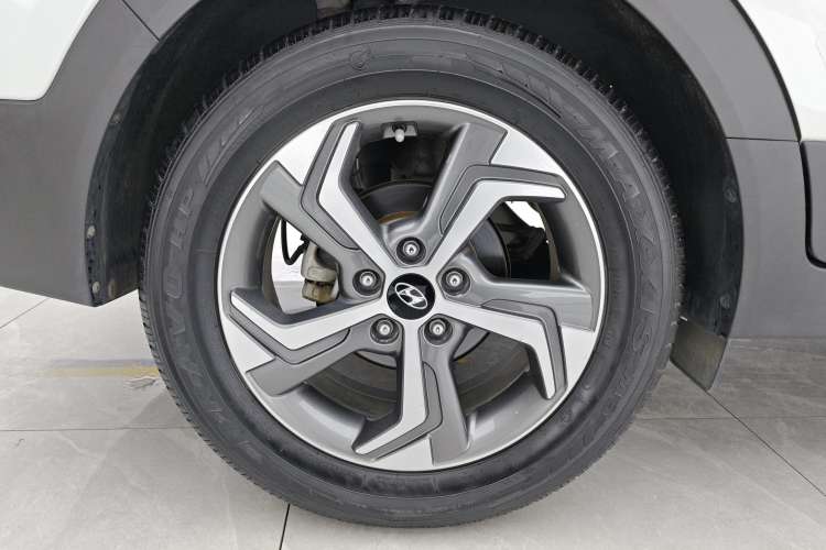 Used Hyundai ix25 2017 1.6L Automatic Smart Version Right Front Wheel Hub