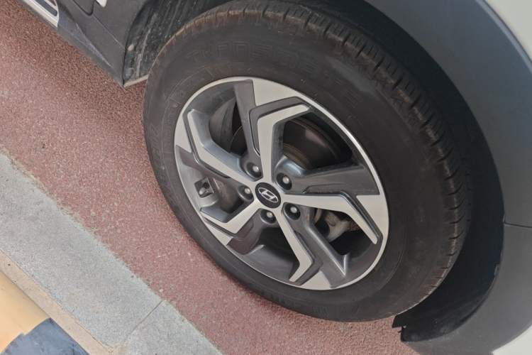 Used Hyundai ix25 2017 1.6L Automatic Smart Version Right Front Wheel Hub