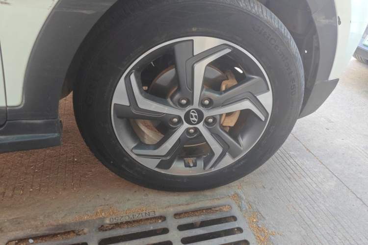 Used Hyundai ix25 2017 1.6L Automatic Smart Version Right Front Wheel Hub