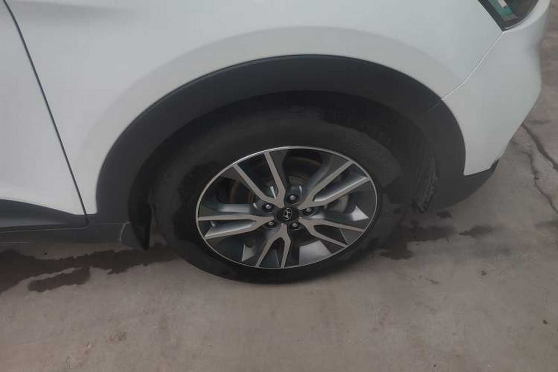 Used Hyundai ix25 2017 1.4T Automatic Smart Version Right Front Wheel Hub