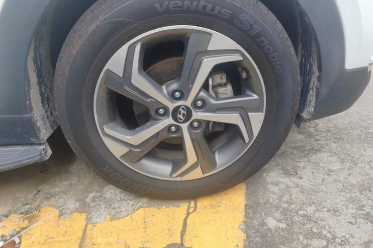Used Hyundai ix25 2017 1.6L Automatic Smart Version Right Front Wheel Hub