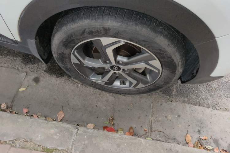 Used Hyundai ix25 2017 1.6L Automatic Smart Version Right Front Wheel Hub