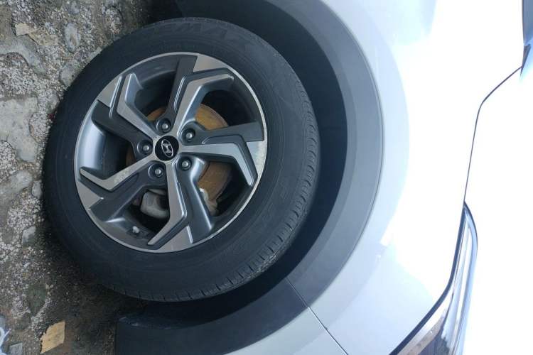 Used Hyundai ix25 2017 1.6L Automatic Smart Version Right Front Wheel Hub