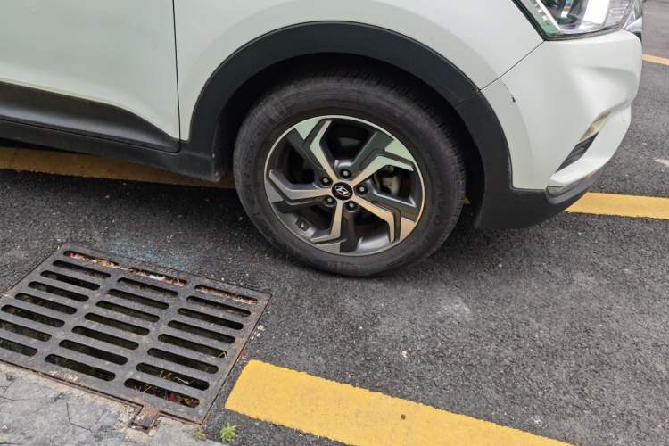 Used Hyundai ix25 2017 1.6L Automatic Smart Version Right Front Wheel Hub