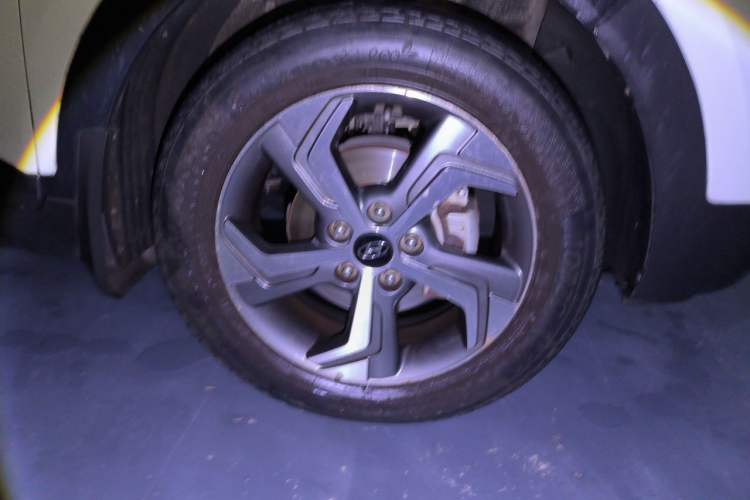 Used Hyundai ix25 2017 1.6L Automatic Smart Version Right Front Wheel Hub